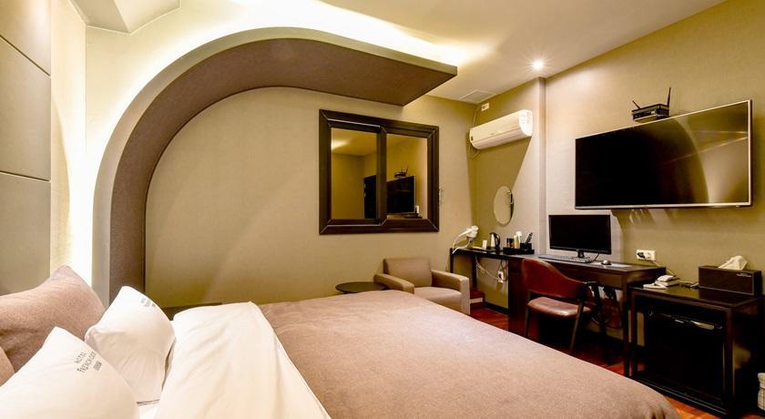 French Code Hotel Changwon Zewnętrze zdjęcie