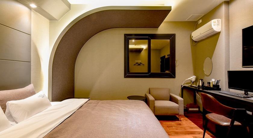 French Code Hotel Changwon Zewnętrze zdjęcie
