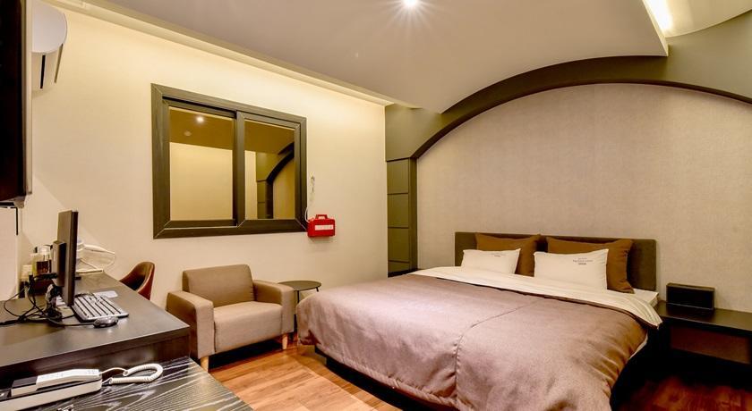 French Code Hotel Changwon Zewnętrze zdjęcie